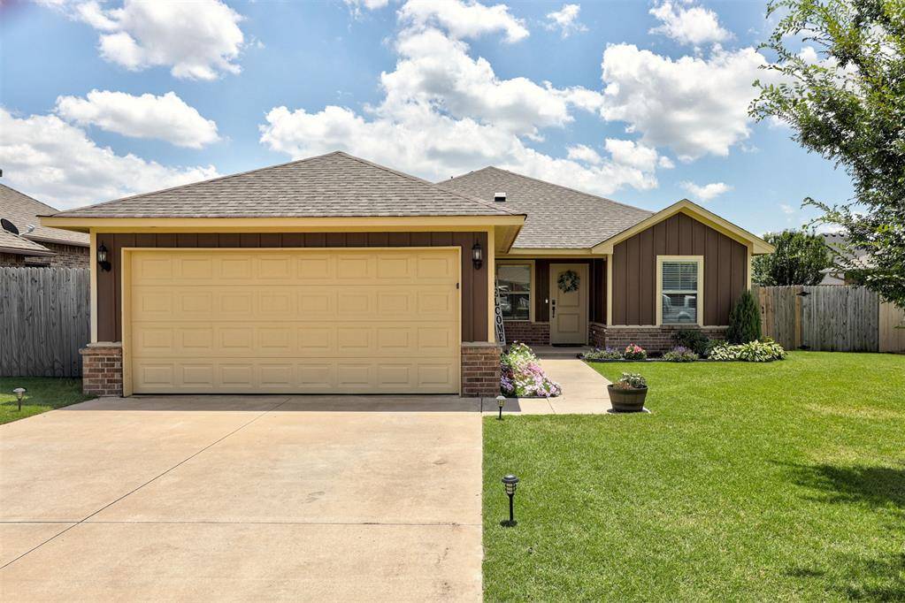 1008 SW 14th ST, Moore, OK 73160
