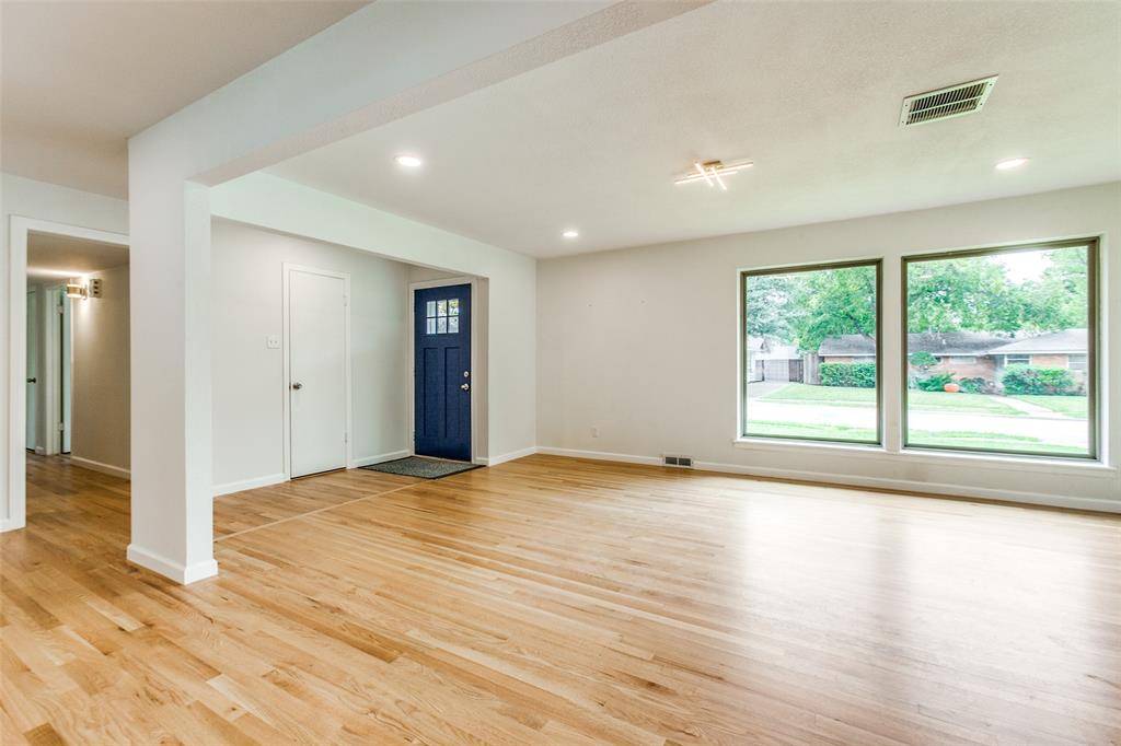 3517 Woodleigh Drive, Dallas, TX 75229