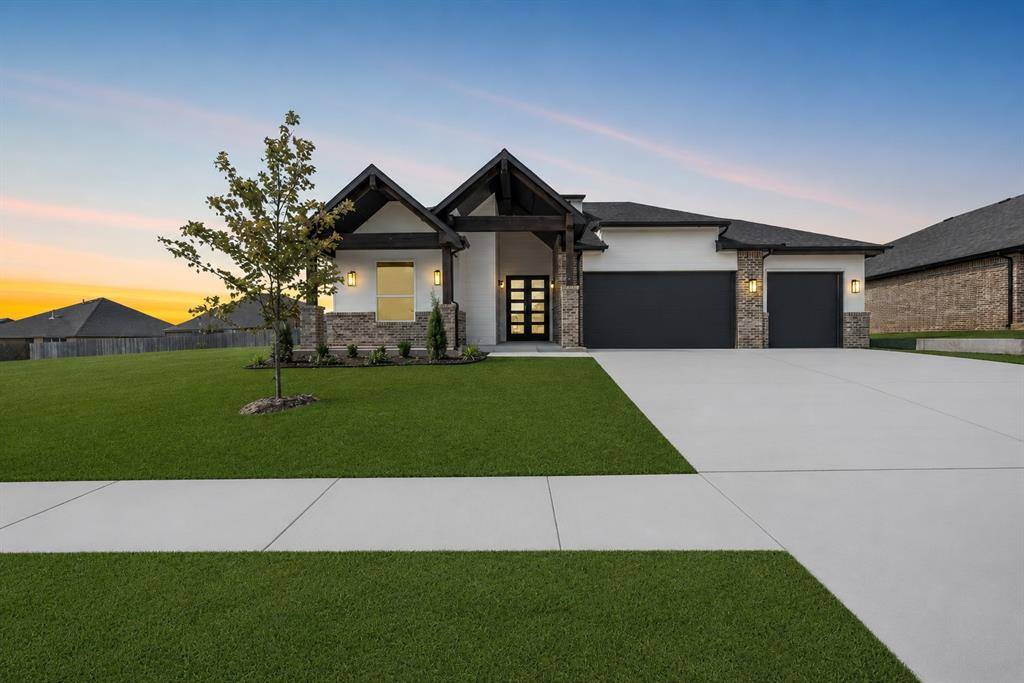 7129 NW 155th ST, Edmond, OK 73013