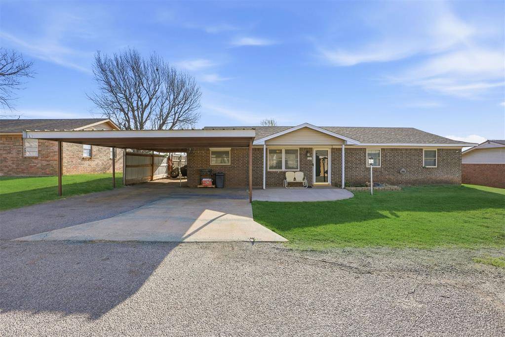131 Ridgeline DR, Weatherford, OK 73096
