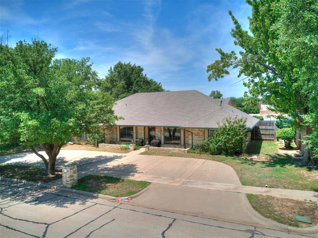 8209 N Bridgeport LN, Bethany, OK 73008
