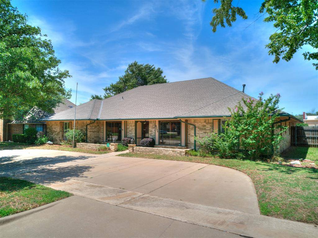 8209 N Bridgeport LN, Bethany, OK 73008