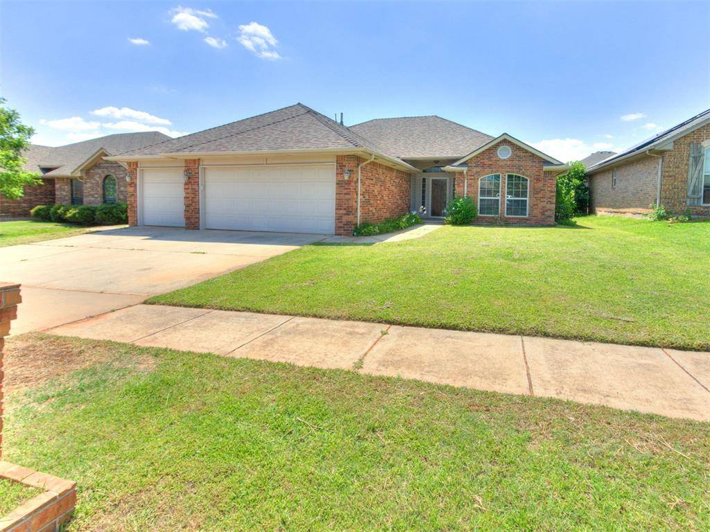 9217 Crooked Creek LN, Oklahoma City, OK 73160