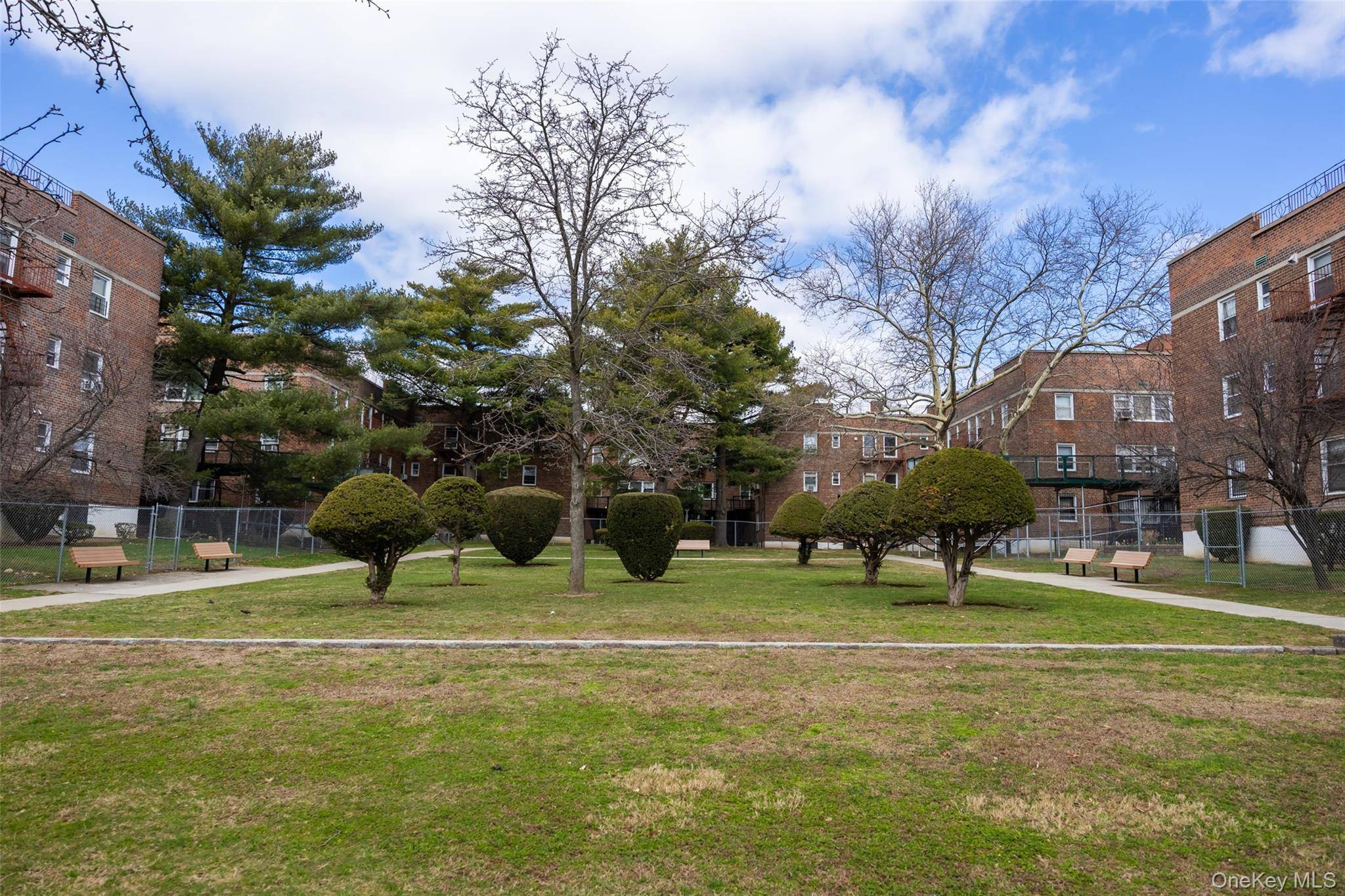 69-12 140th ST #2C, Kew Garden Hills, NY 11367