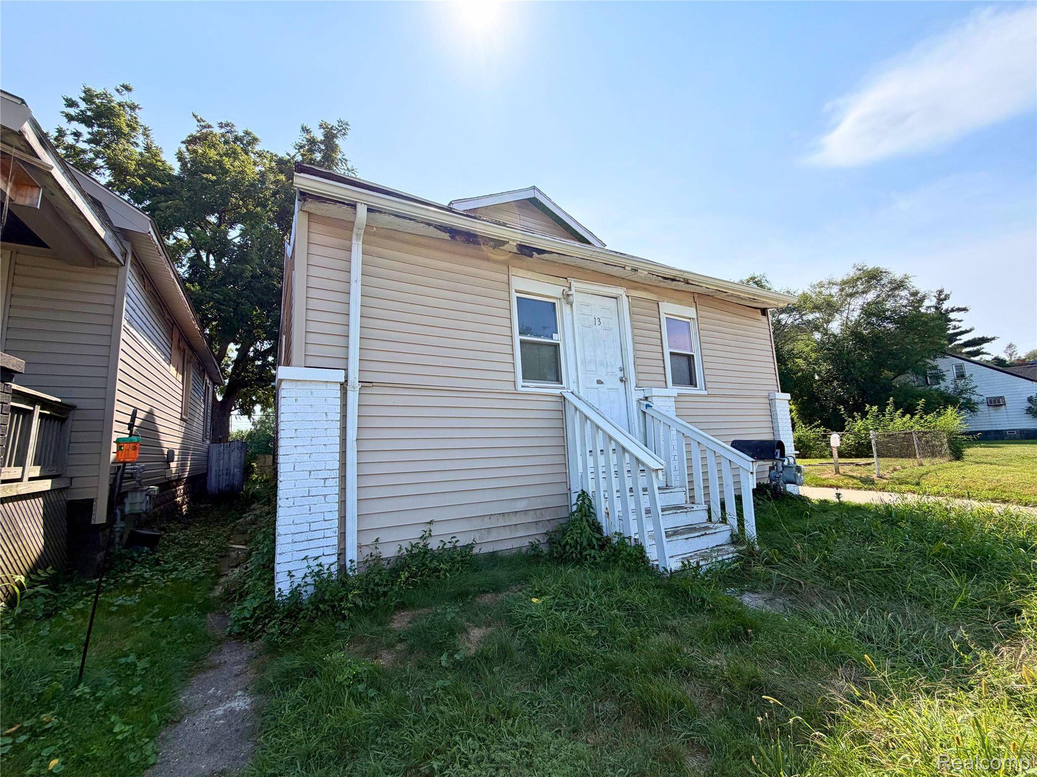 13 Ridge ST, Ecorse, MI 48229