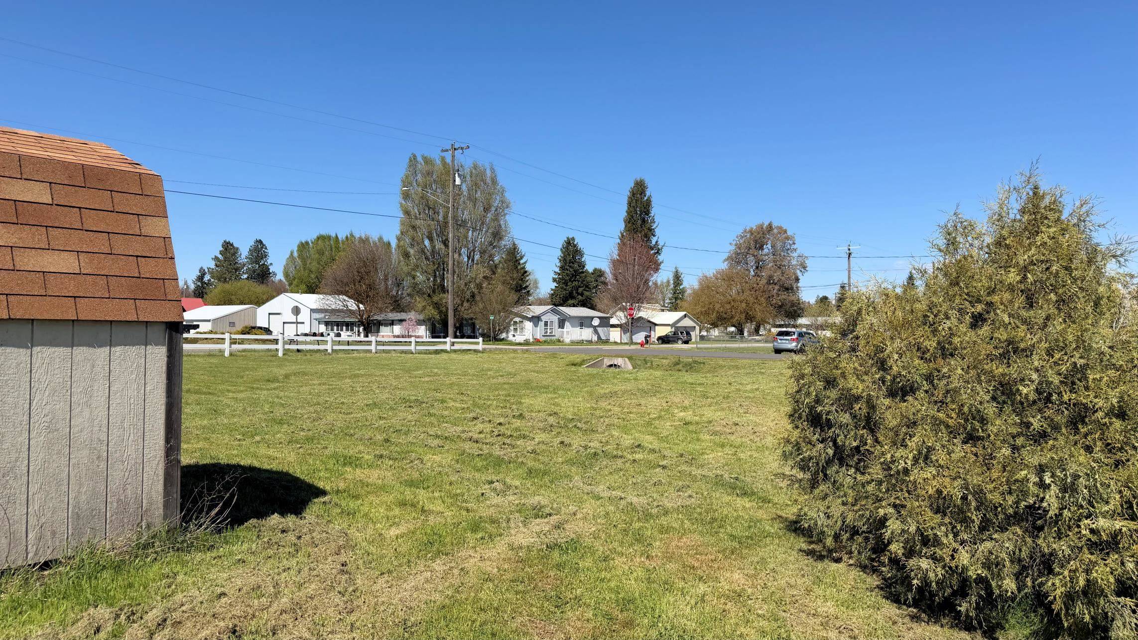 000 Adams St, Davenport, WA 99122