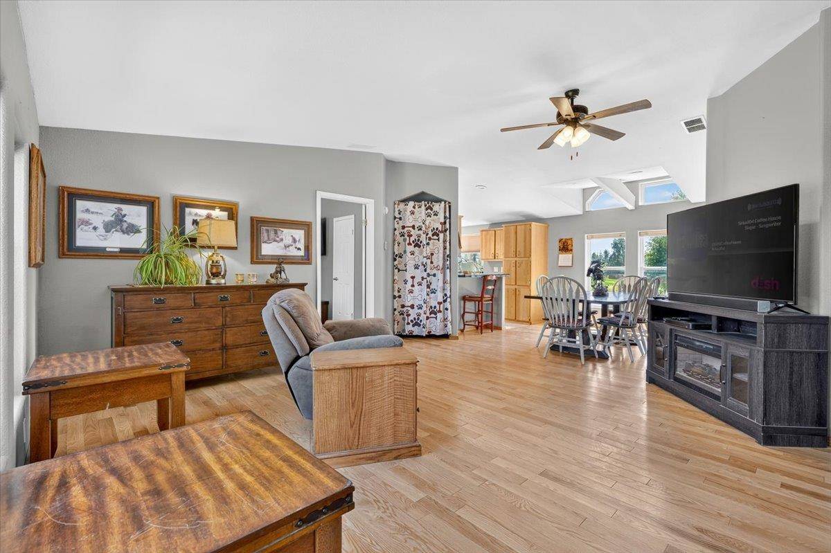 4489 N Swenson Rd, Clayton, WA 99110