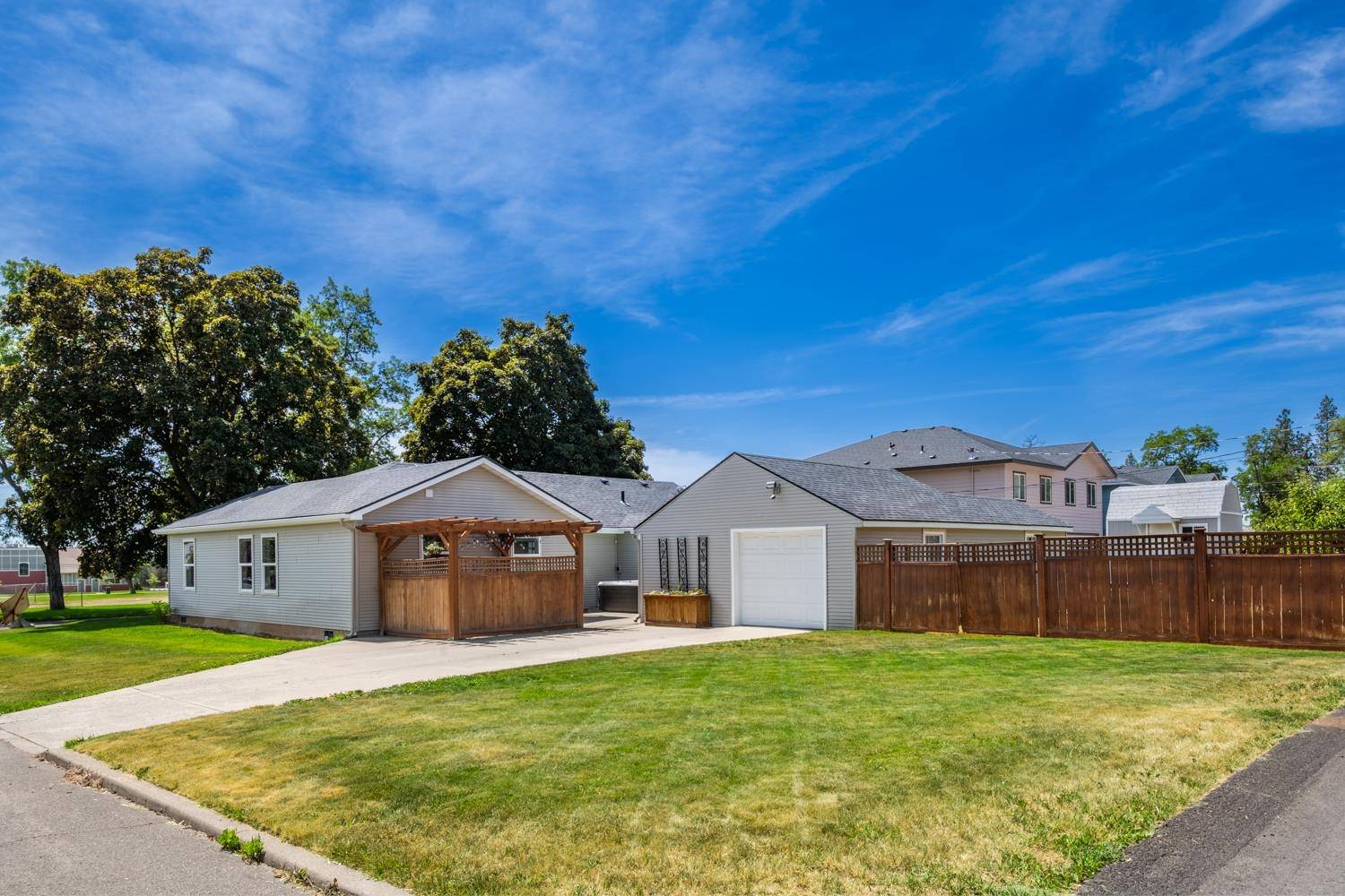 306 W 3rd St, Cheney, WA 99004