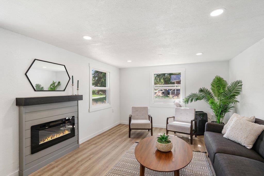 3503 N Dale Rd, Spokane, WA 99212