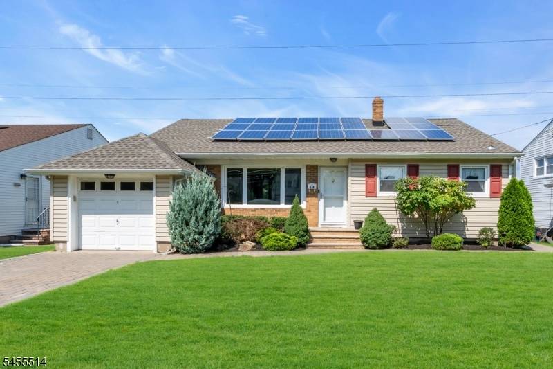 64 Luisser St, Clifton City, NJ 07012