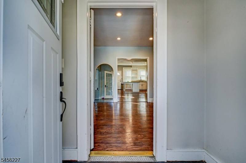 55 Coolidge St, Irvington Twp., NJ 07111