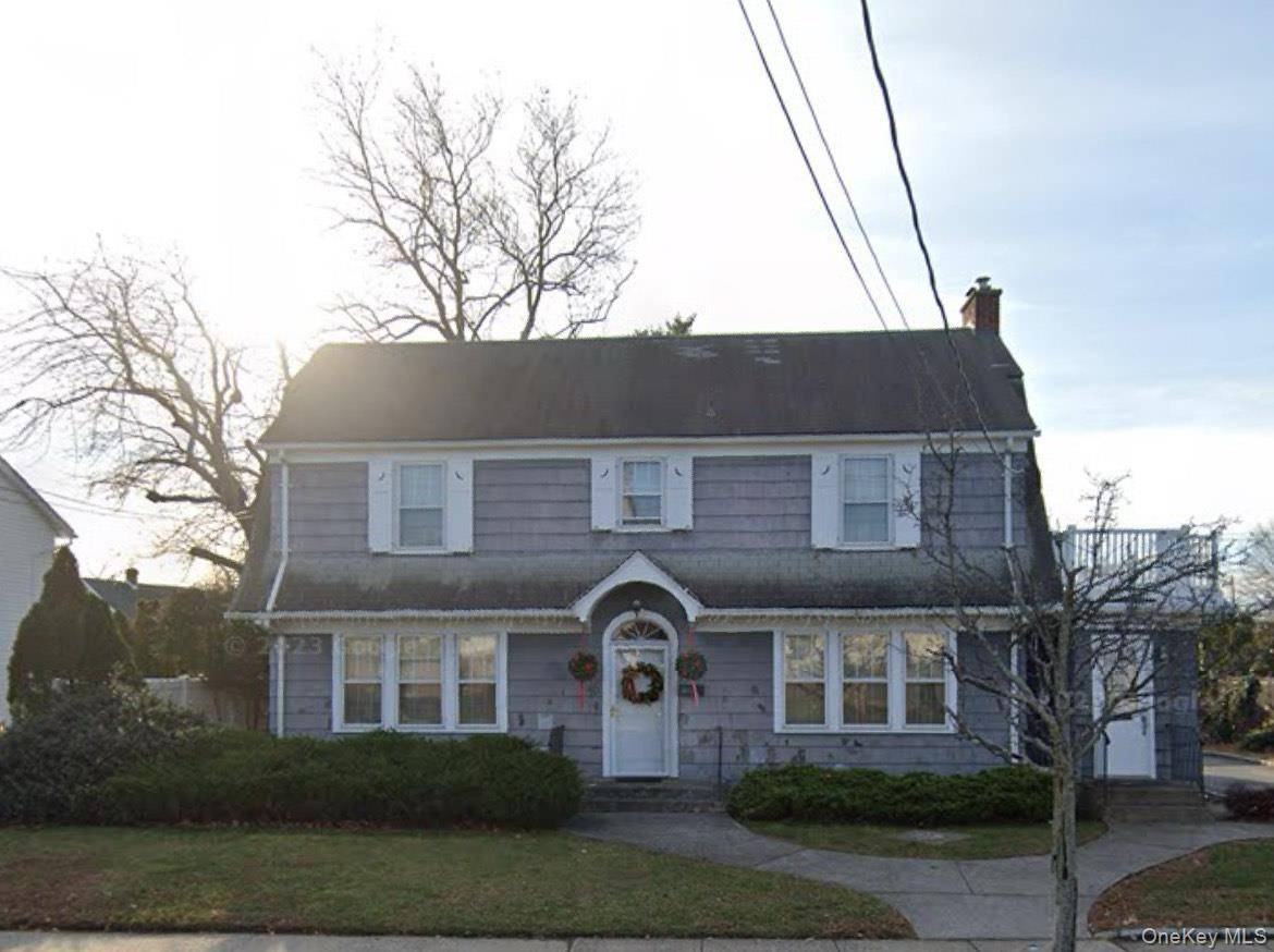 46 Conklin ST, Farmingdale, NY 11735