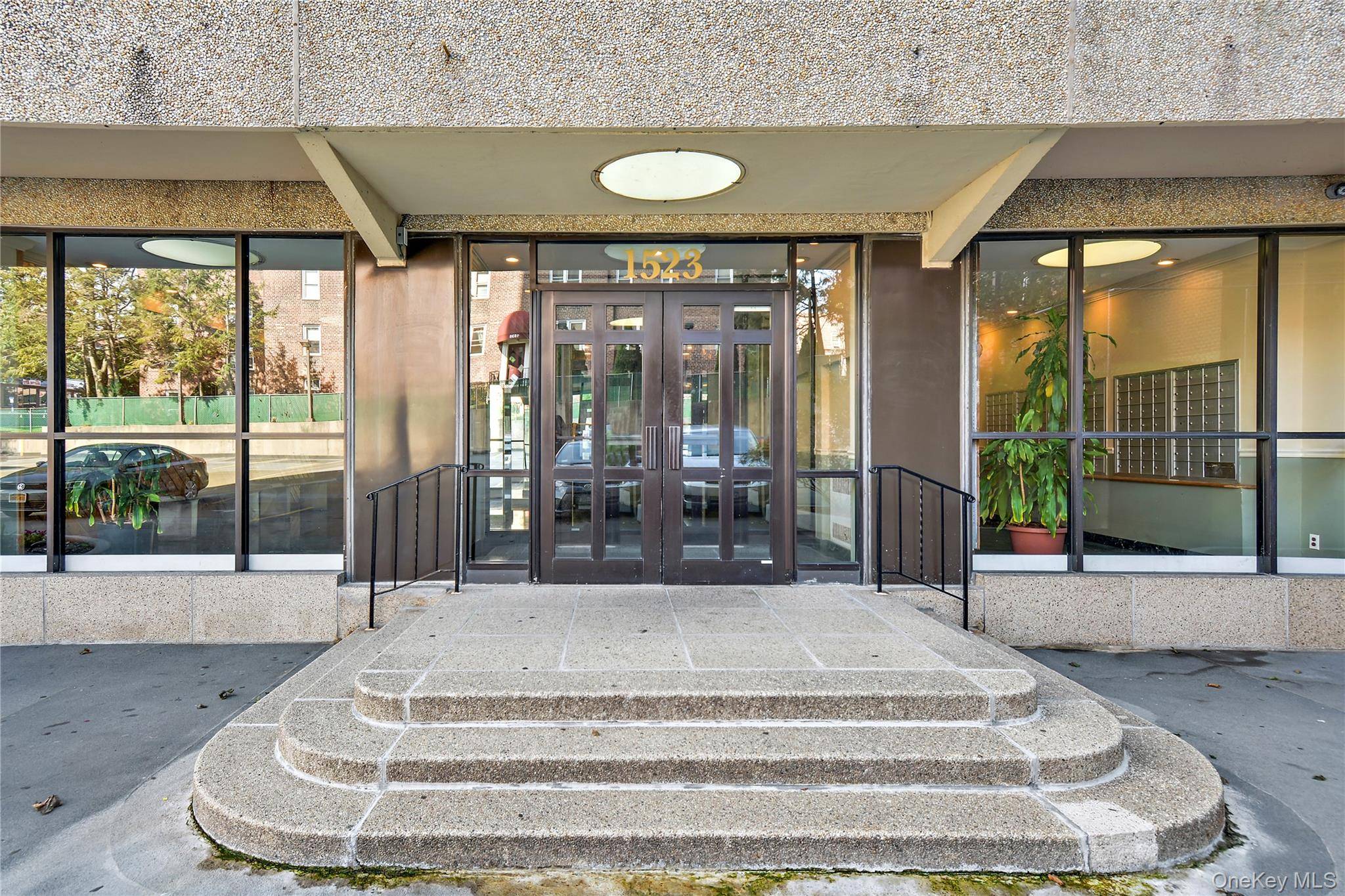 1523 Central Park ave #3E, Yonkers, NY 10710
