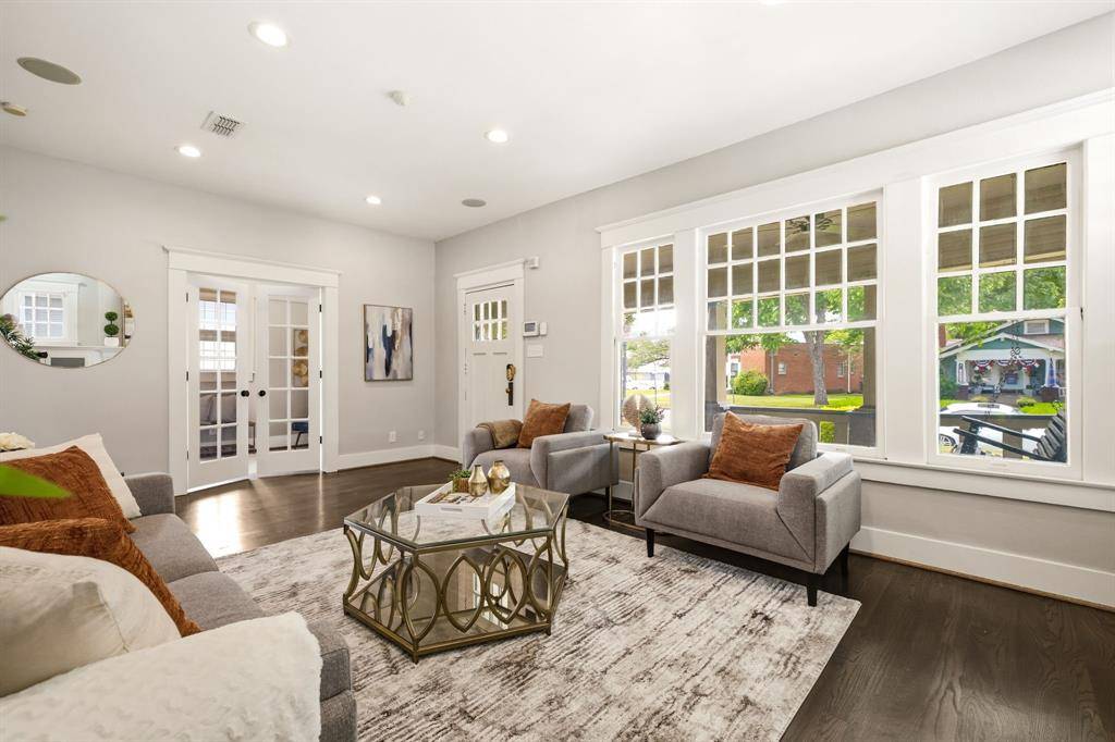 209 S Windomere Avenue, Dallas, TX 75208