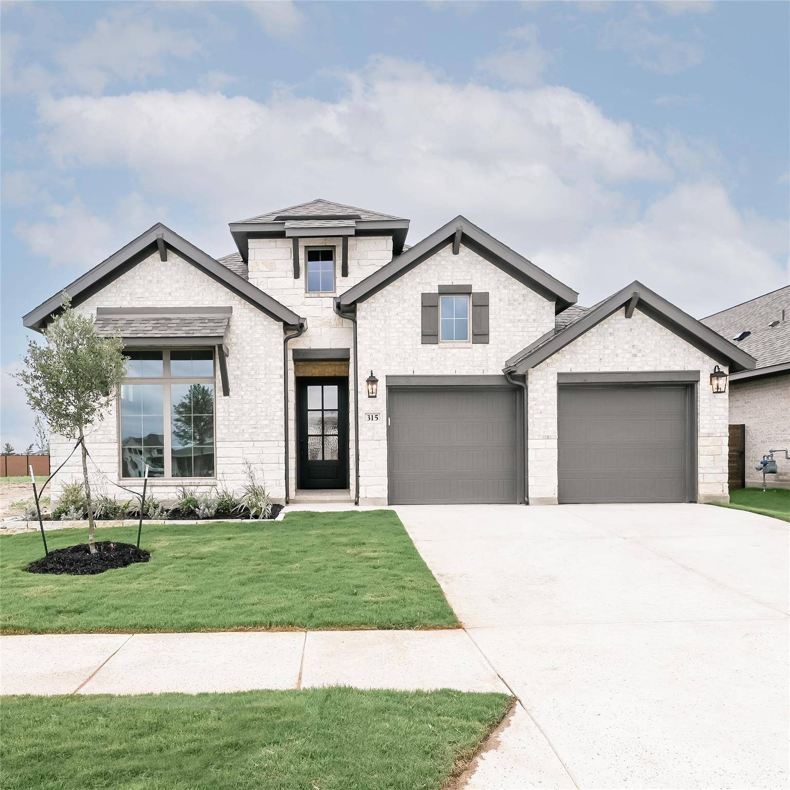 315 Foxfire CV, Lockhart, TX 78644