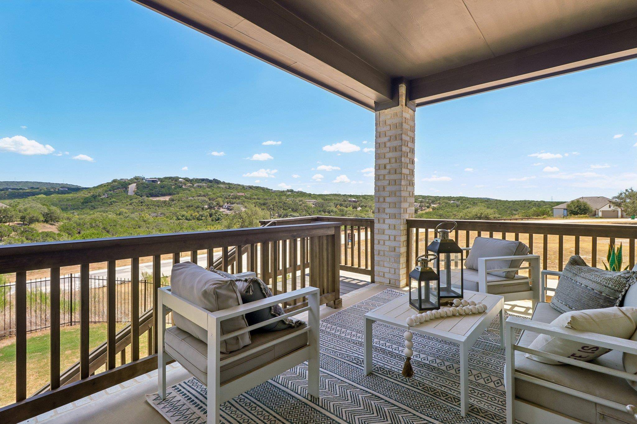 8112 Turning Leaf CIR, Lago Vista, TX 78645