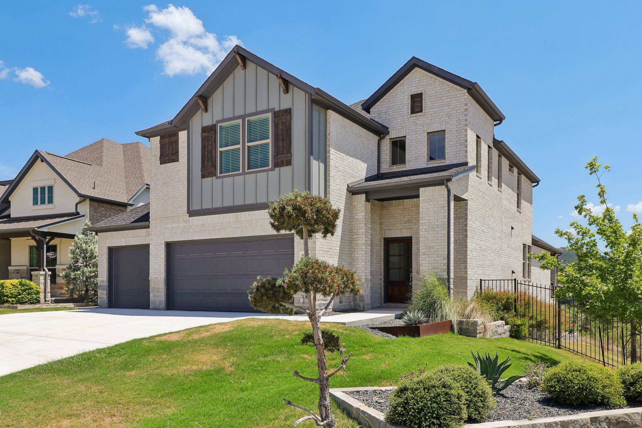 8112 Turning Leaf CIR, Lago Vista, TX 78645