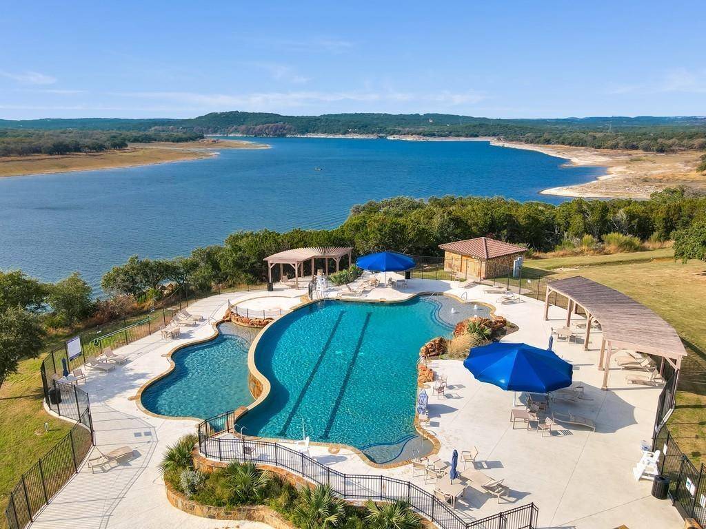 8112 Turning Leaf CIR, Lago Vista, TX 78645