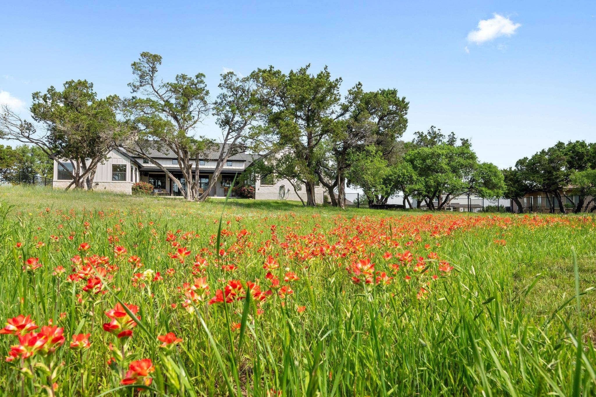 215 SANDY CREEK CV, Driftwood, TX 78619