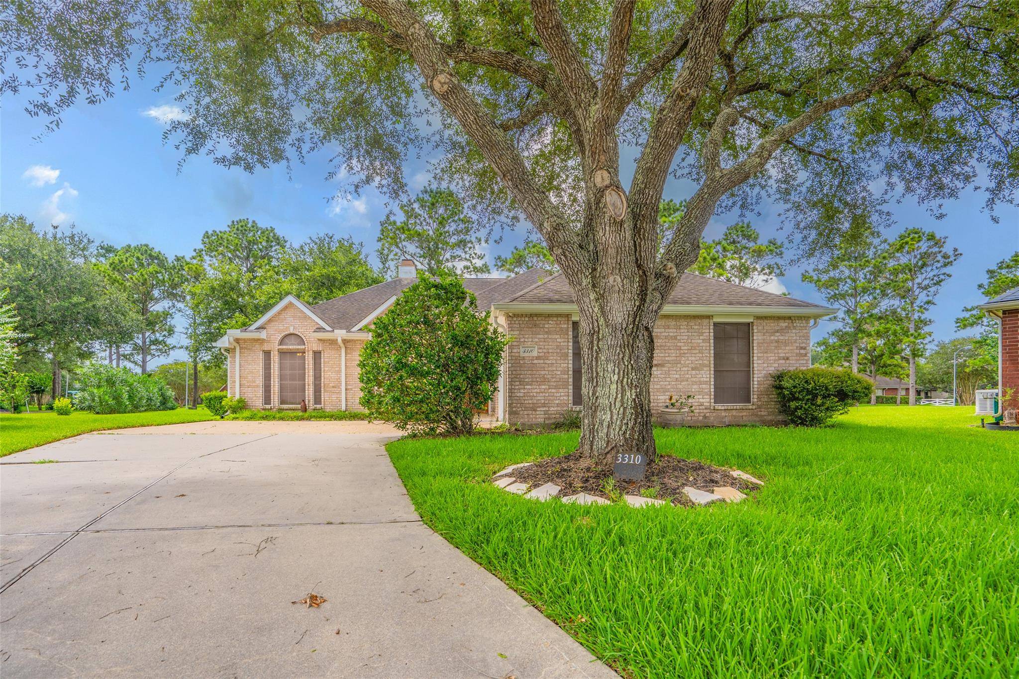 3310 Flower Field LN, Pearland, TX 77584
