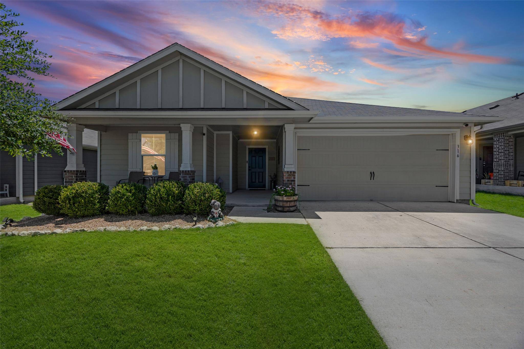 316 Cassandra DR, Hutto, TX 78634