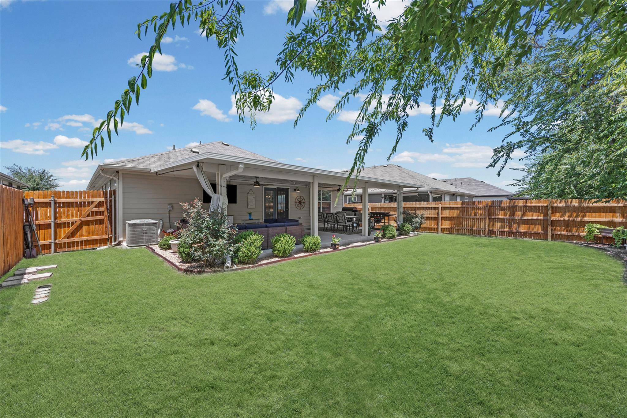 316 Cassandra DR, Hutto, TX 78634