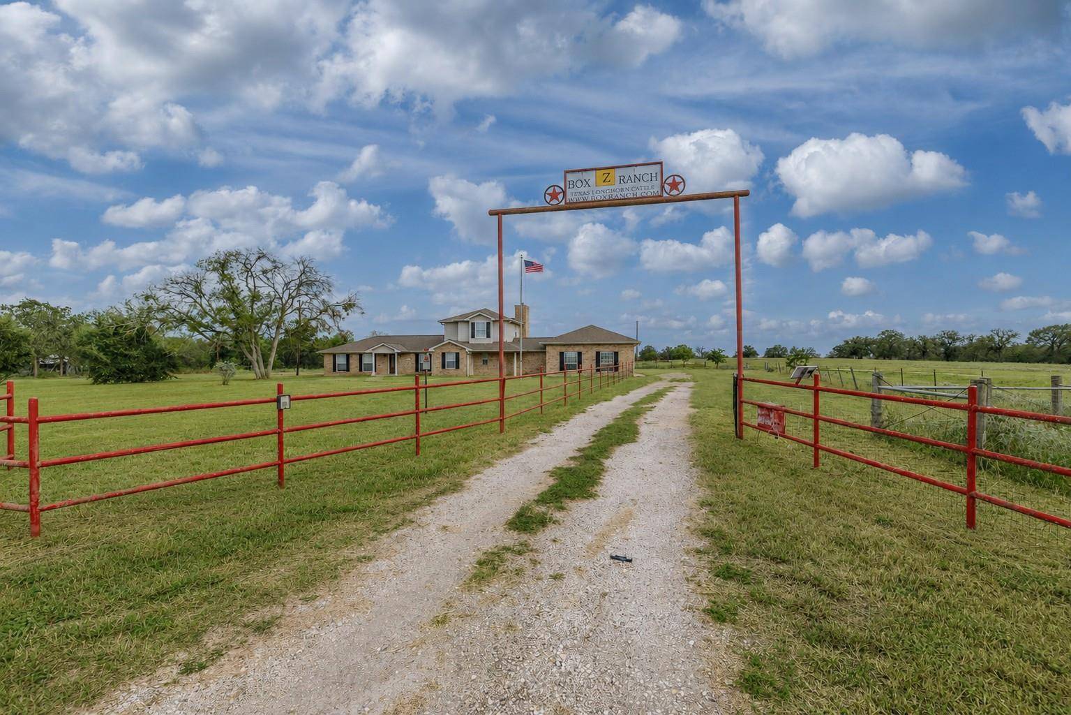 1710 Harwood RD, Luling, TX 78648