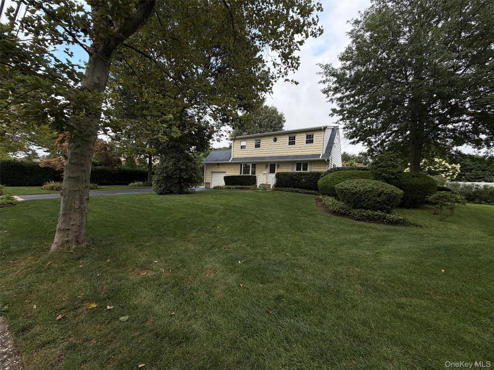 21 Purdy AVE, East Northport, NY 11731