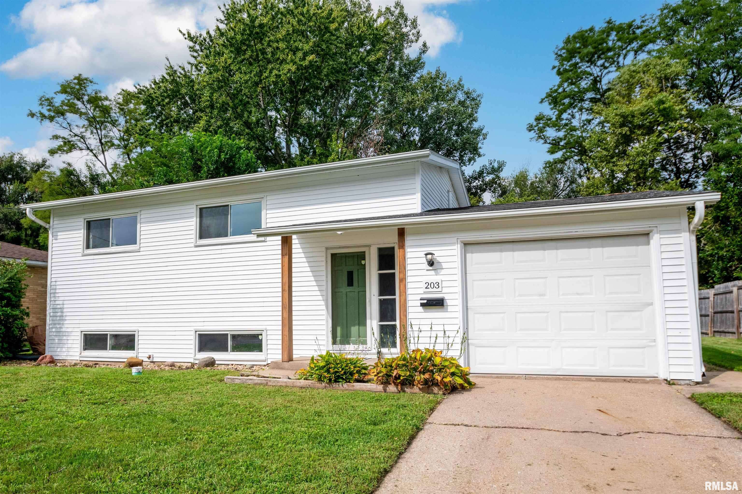 203 ARROW ST, Pekin, IL 61554