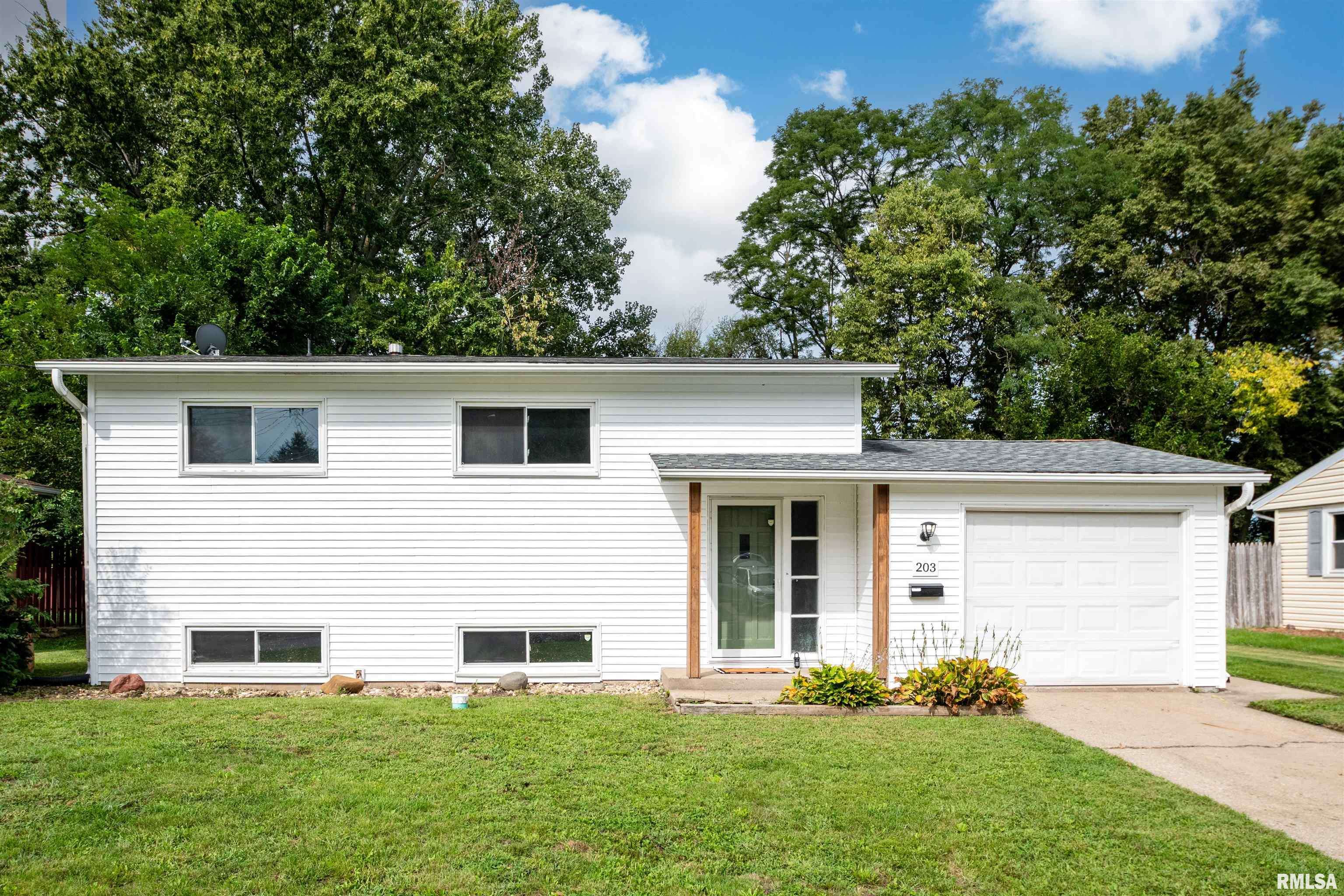 203 ARROW ST, Pekin, IL 61554