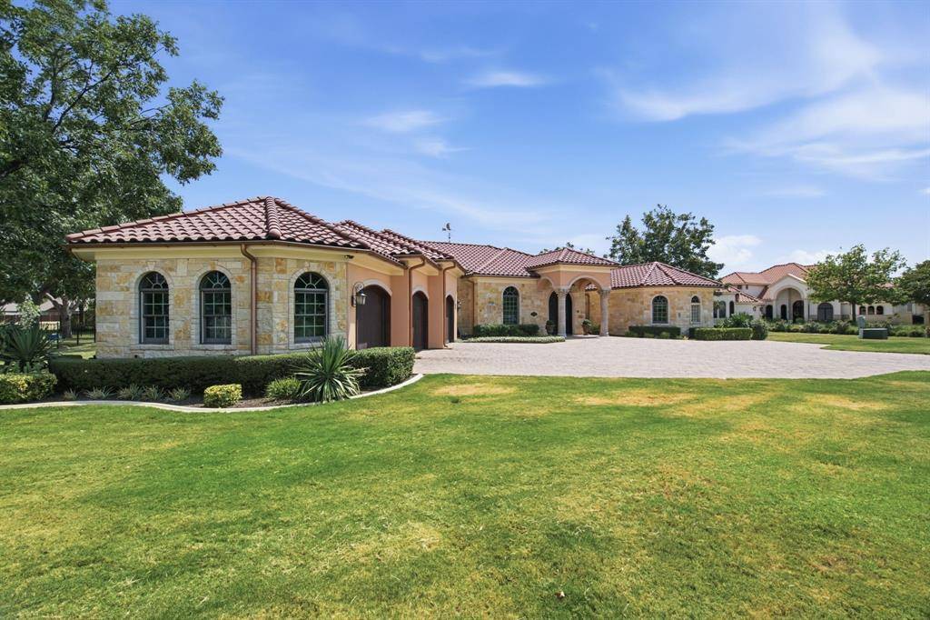 1000 Catalina Bay Boulevard, Granbury, TX 76048