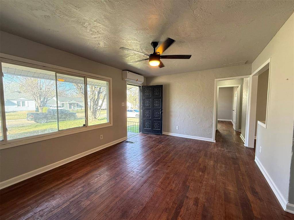 532 Showalter DR, Midwest City, OK 73110