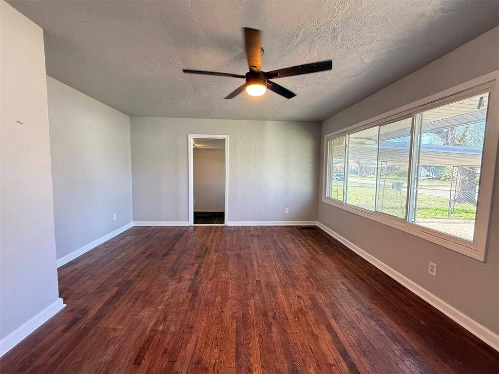 532 Showalter DR, Midwest City, OK 73110