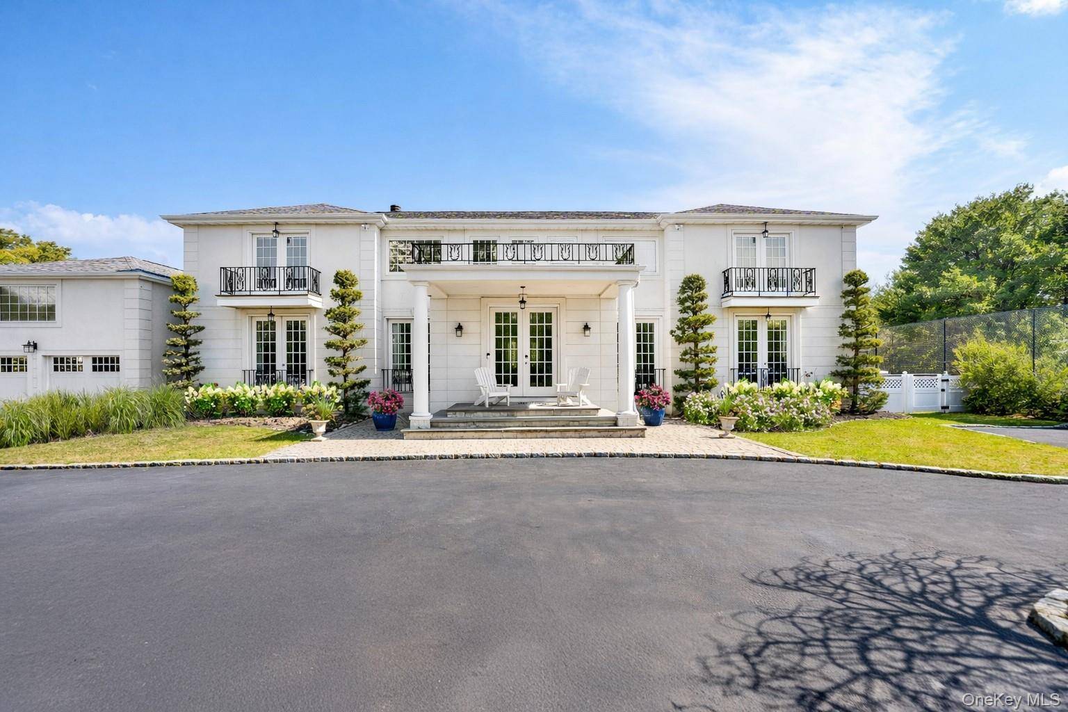 3 Polo Grounds LN, East Quogue, NY 11942
