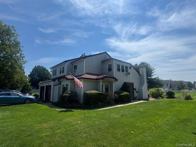 14 Potomac CT #14, Coram, NY 11727