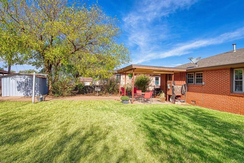 328 W Country Club BLVD, Elk City, OK 73644