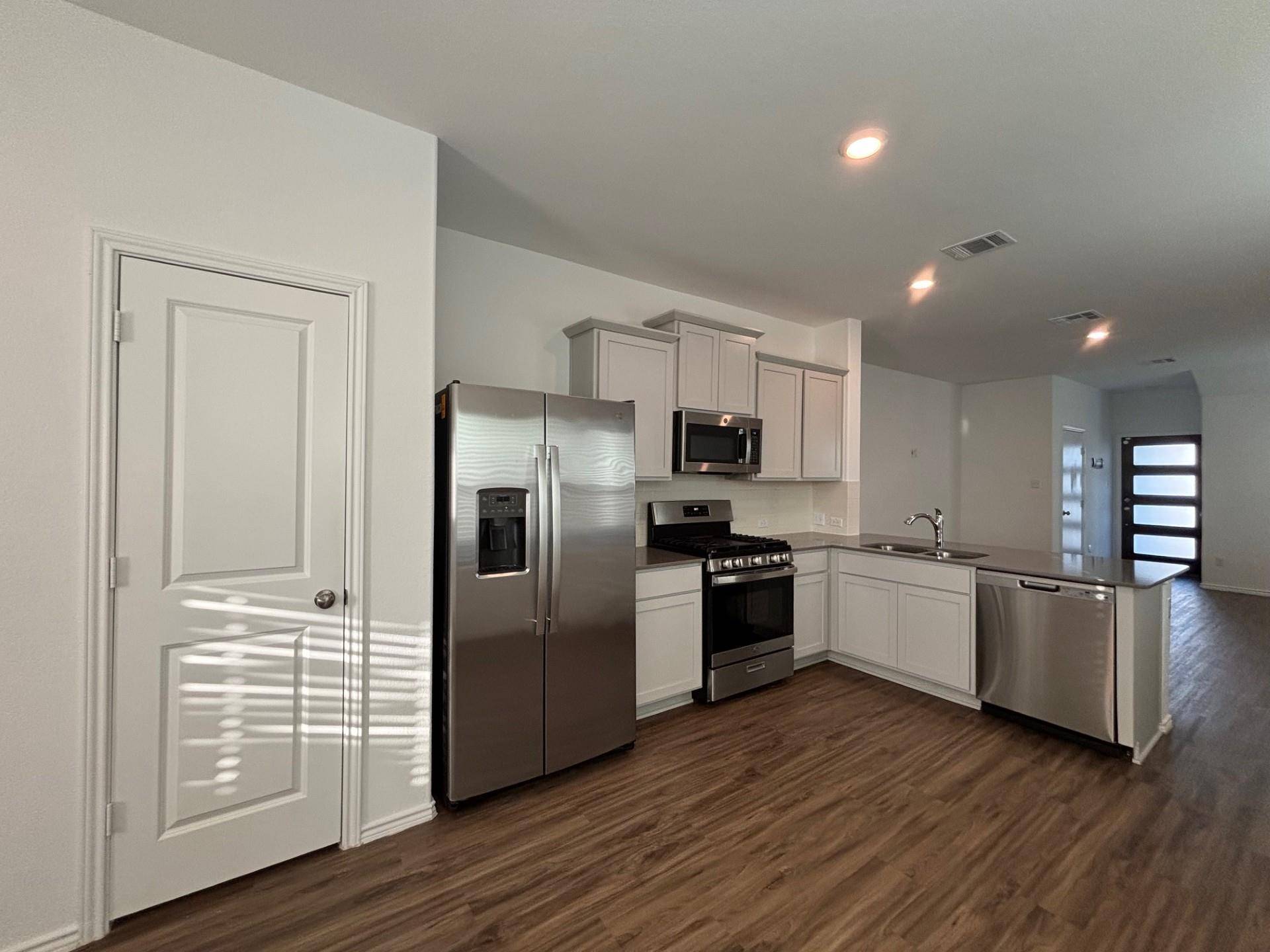 117 Canley LOOP, Hutto, TX 78634