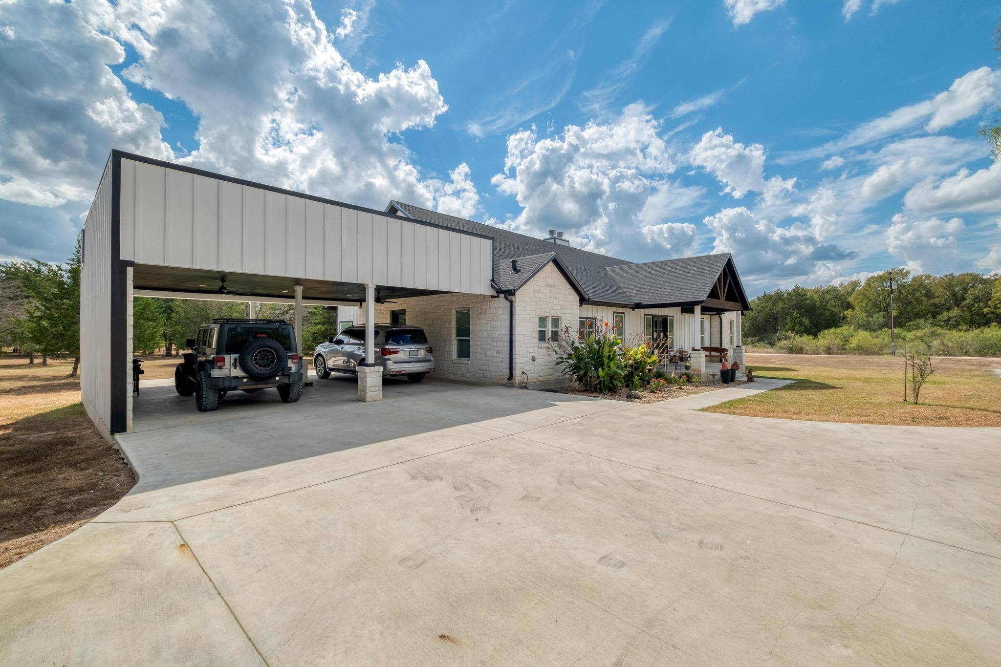1901 E State Highway 21 #B, Paige, TX 78659