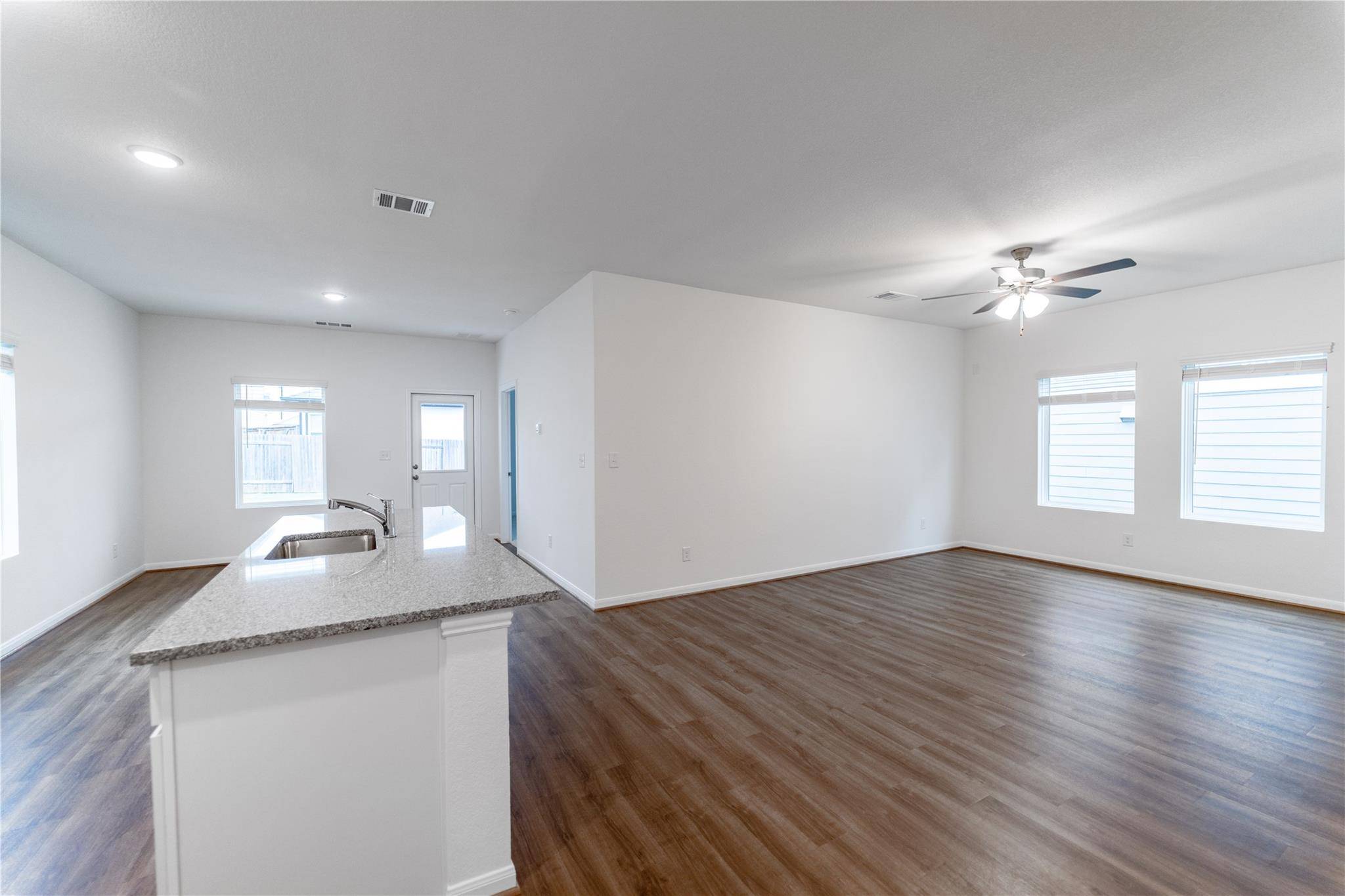 716 Barbary Coast LN, Jarrell, TX 76537