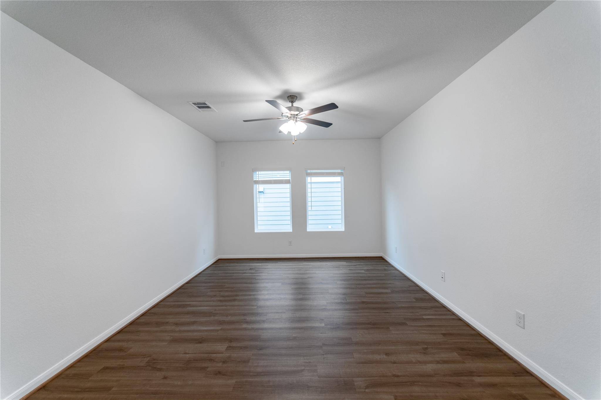 716 Barbary Coast LN, Jarrell, TX 76537