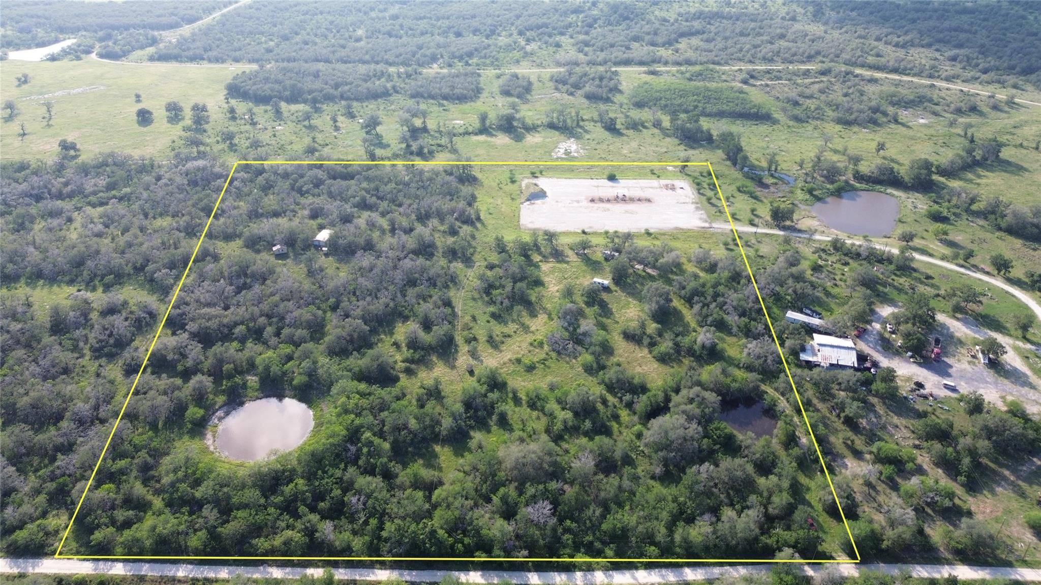 502 Robertson RD, Smiley, TX 78159