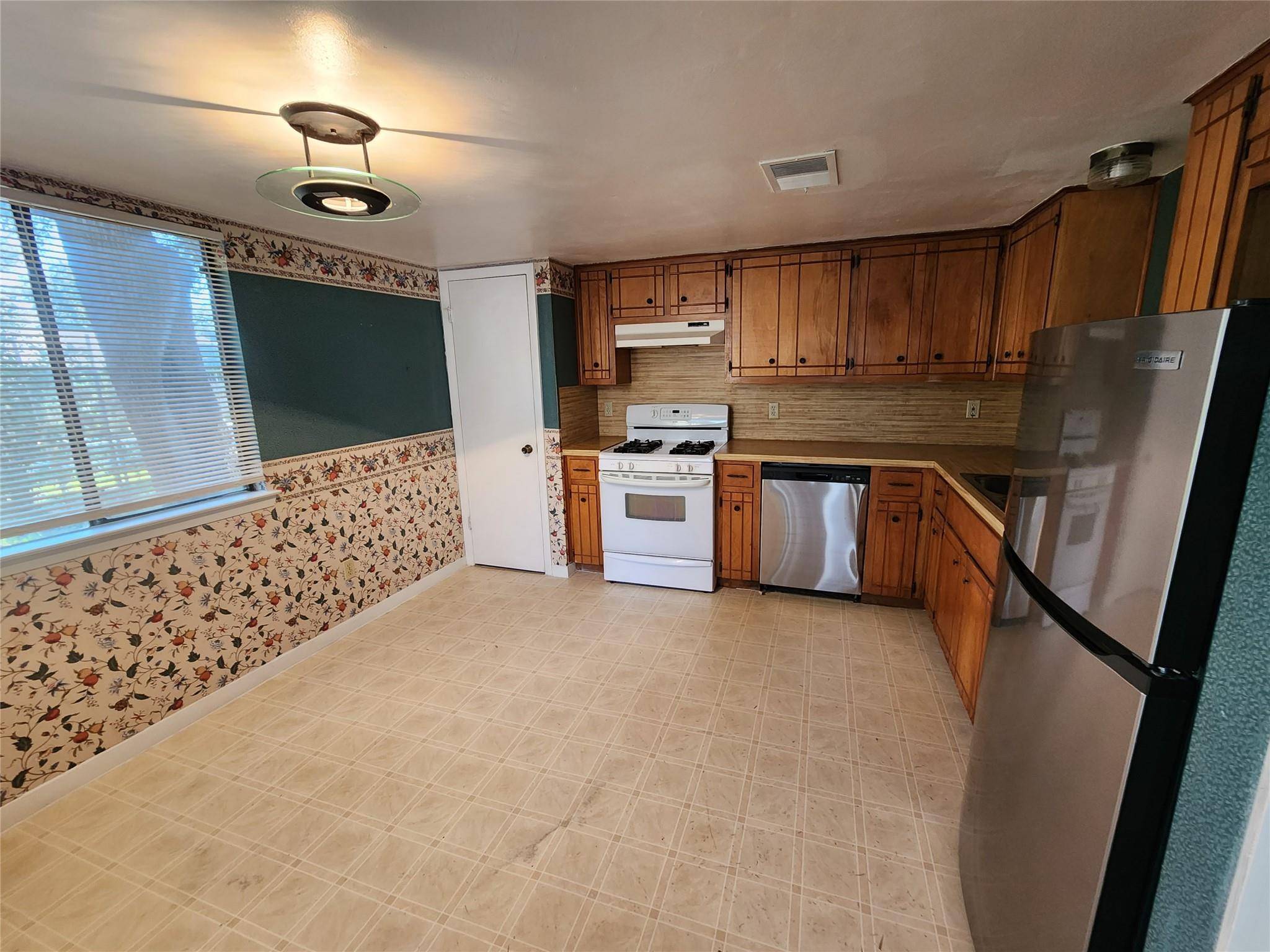 11809 Argonne Forest TRL #B, Austin, TX 78759