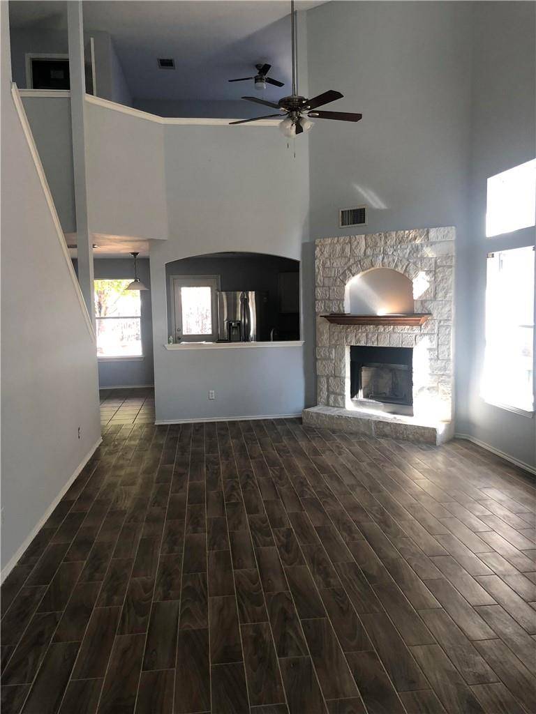 227 Mossy Rock DR, Hutto, TX 78634