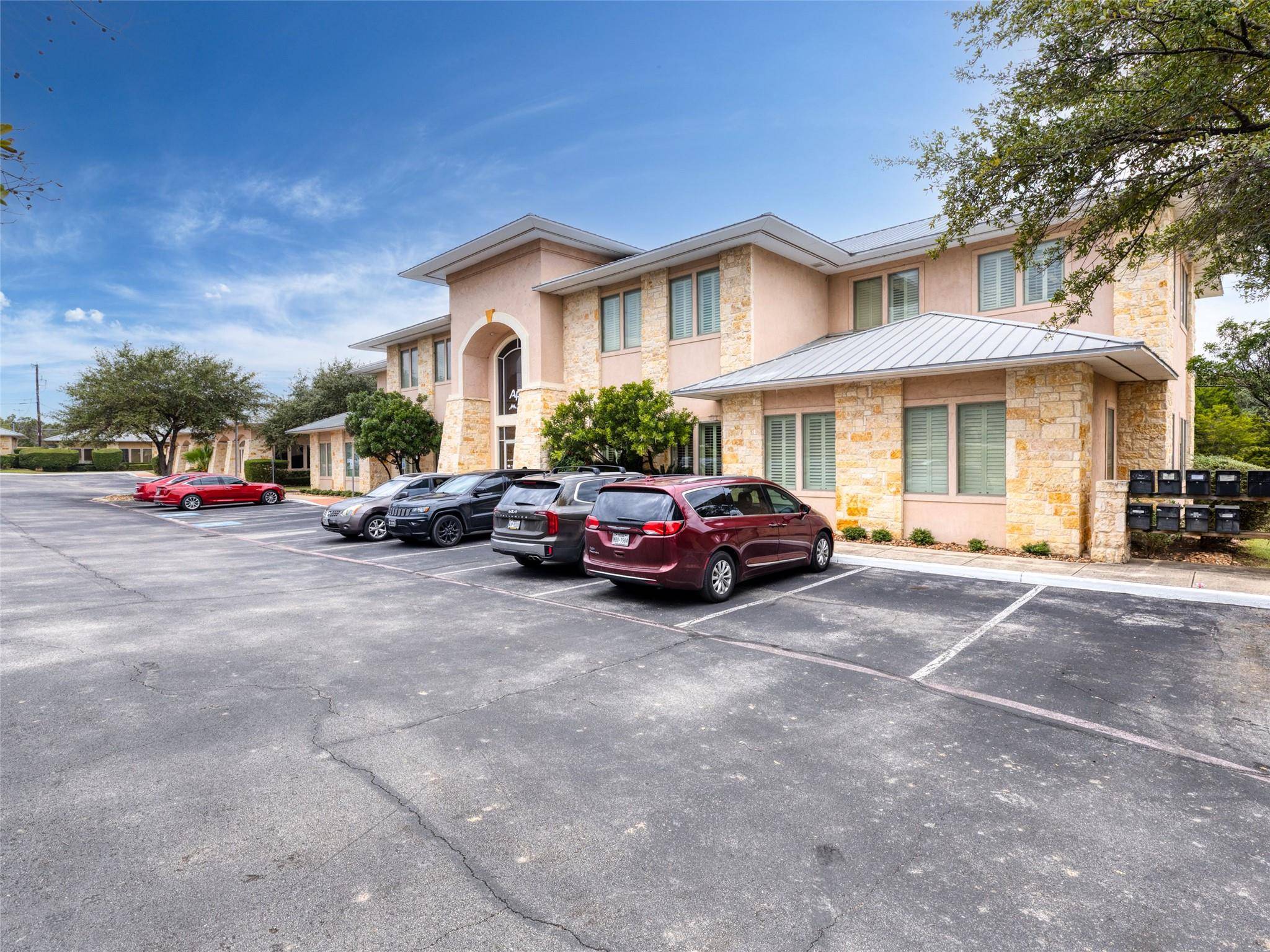 4085 De Zavala RD, Shavano Park, TX 78249