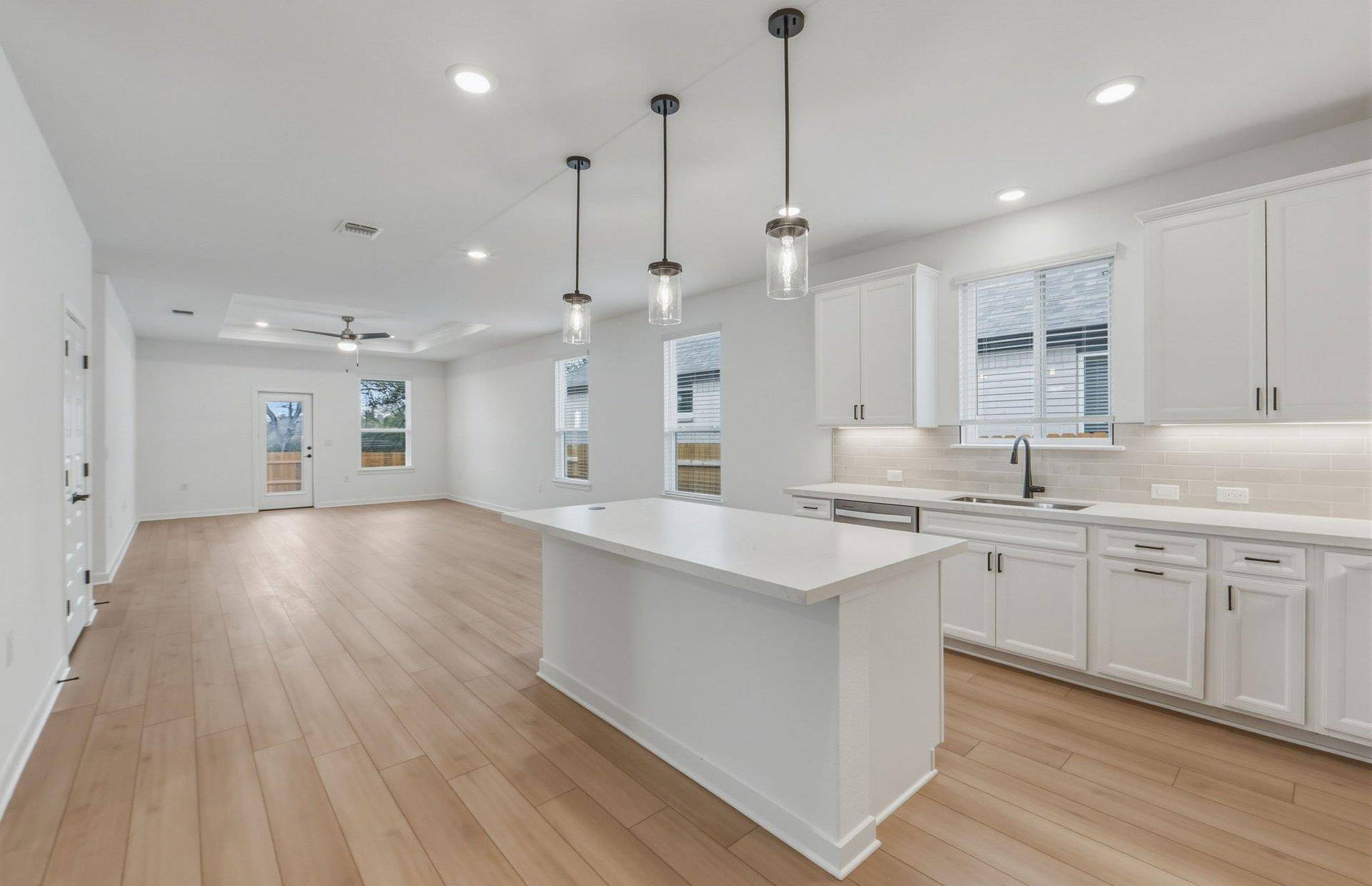 124 Adlai Ave, Georgetown, TX 78633
