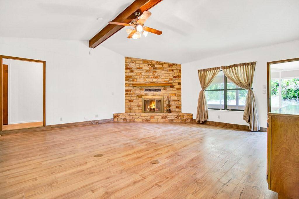 298 Jenkins RD, Cedar Creek, TX 78612