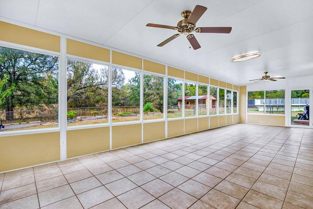 298 Jenkins RD, Cedar Creek, TX 78612