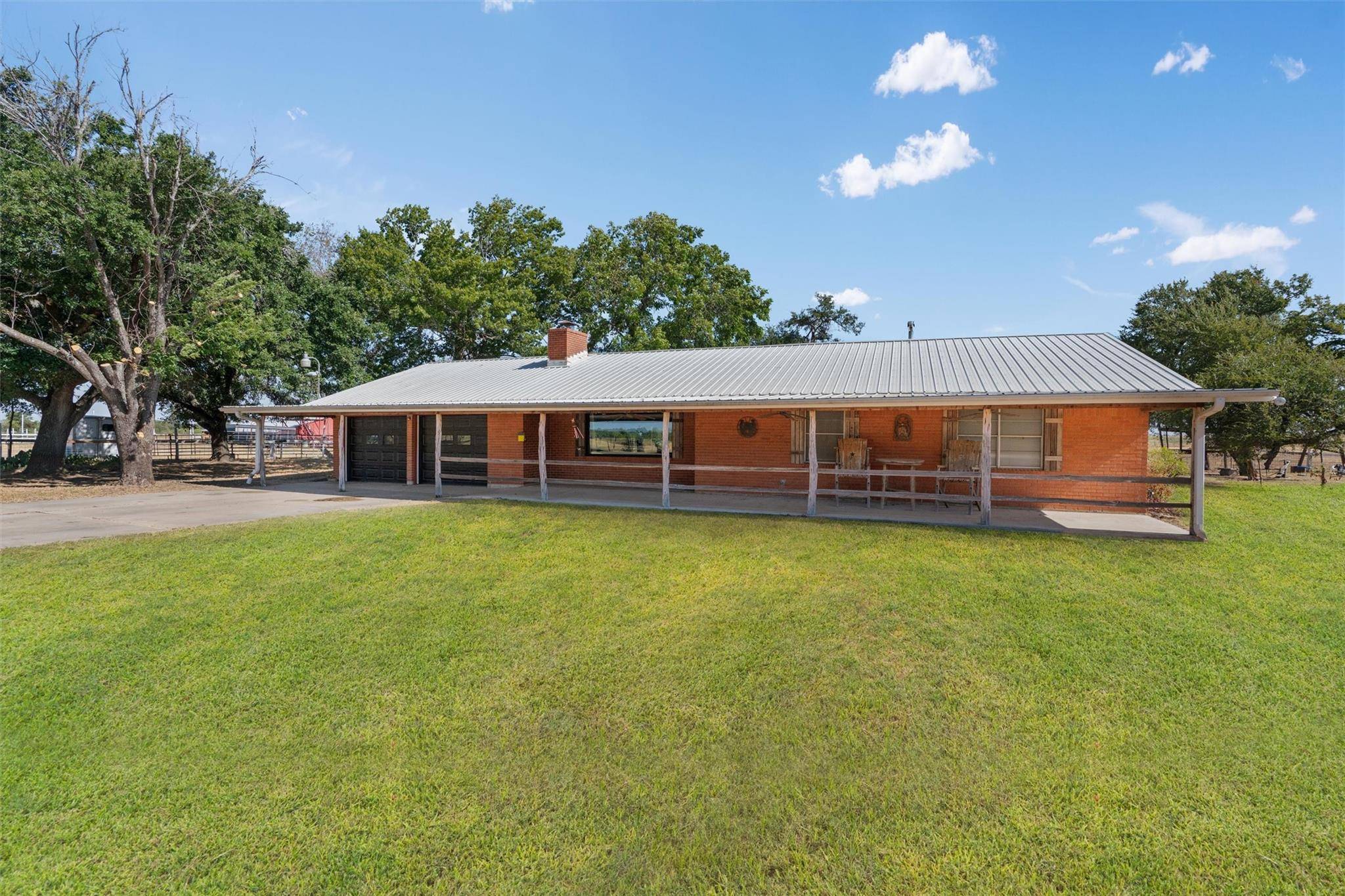 323 County Road 450, Thorndale, TX 76577