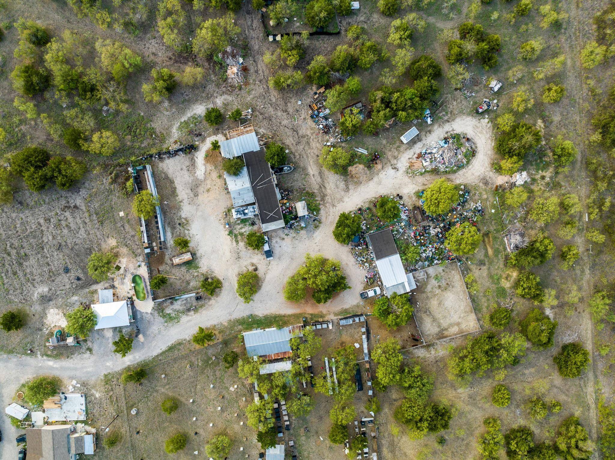 835 Tomahawk TRL, Dale, TX 78616
