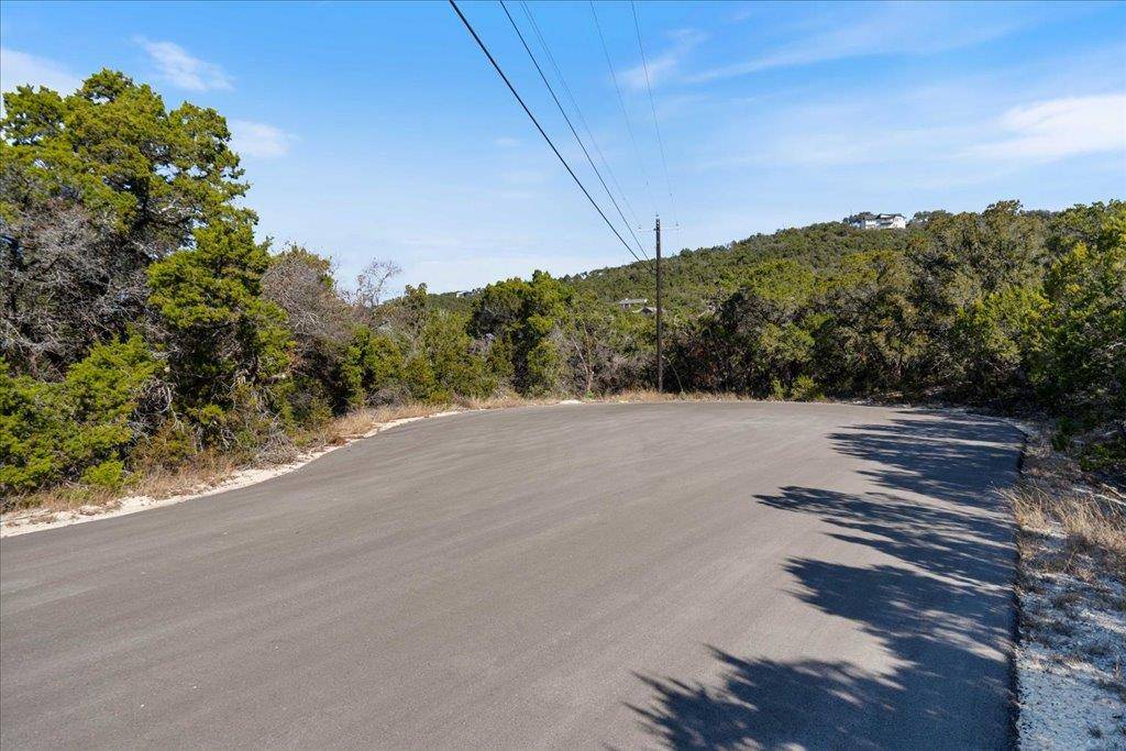 8310 Chestnut CV, Lago Vista, TX 78645